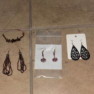 Bundle 3 earrings and a bracelet